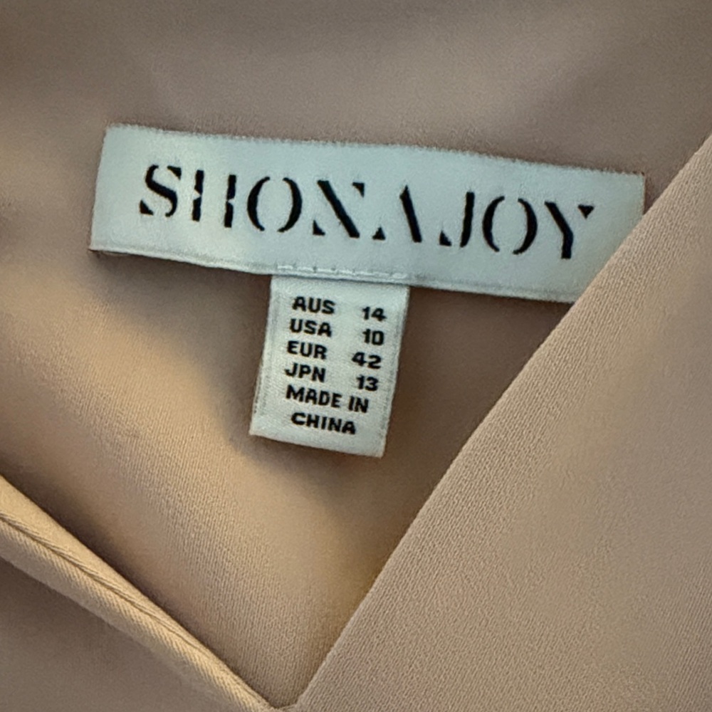 Shona Joy Blush Pink V-Neck Dress - Picture 5 of 5